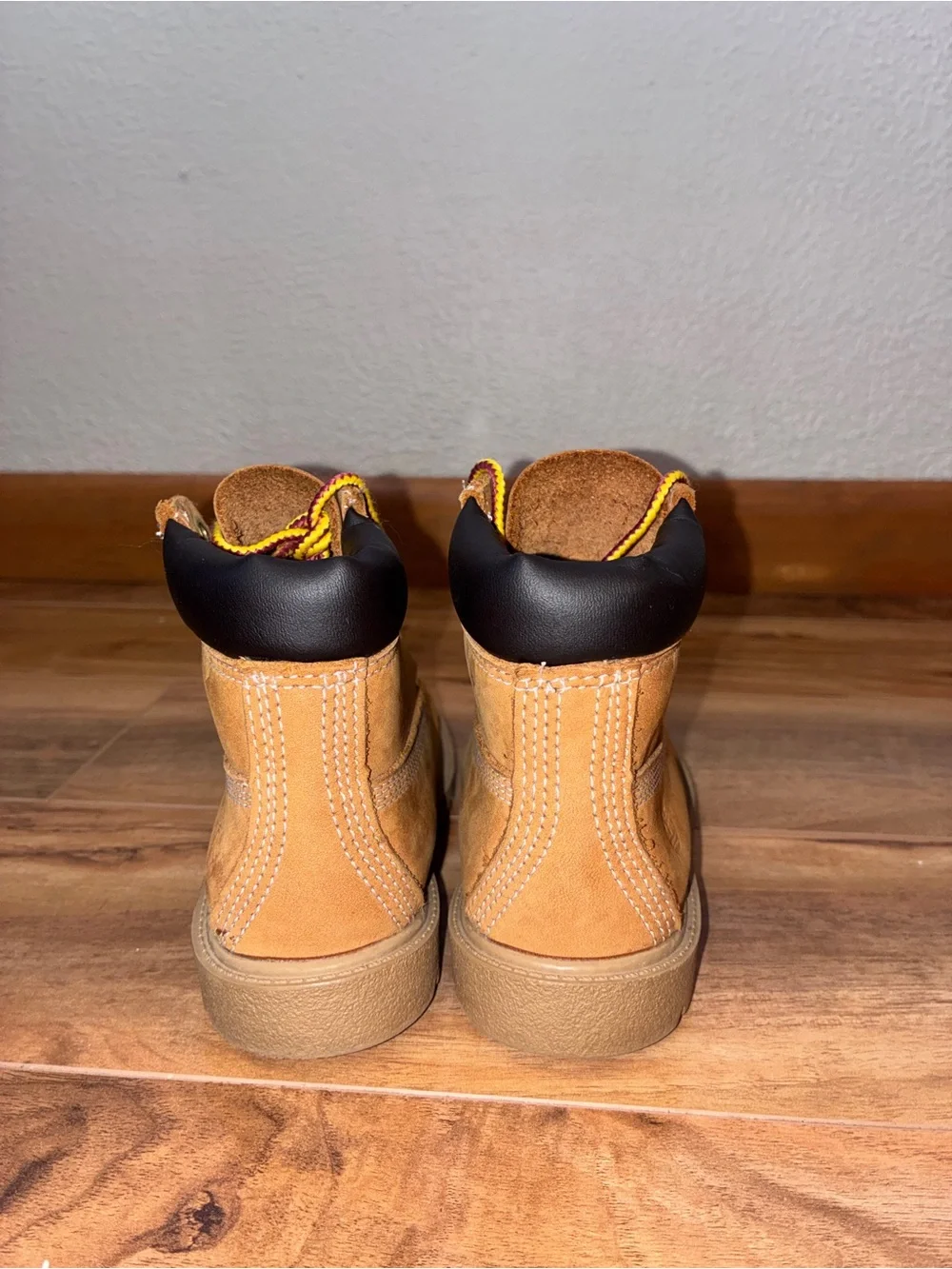 Timberland Toddler Classic 6-Inch Waterproof Boot - size 9
